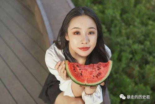 学校女神吃瓜,揭秘校园八卦风云