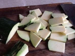 砍瓜吃馅怎么吃,探索独特“砍瓜吃馅”美食体验